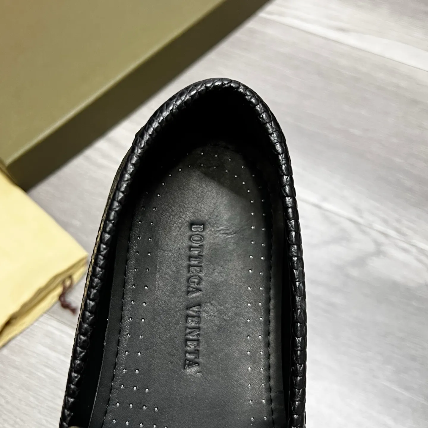 Factory price 480 BV 〰️Purely handmade classic men's beanie shoes👉👉driving shoes, slip-on shoes, made of imported cowhide from Italy, 💕water-dyed cowhide lining, 🔊original outsole, waterproof platform design, comfortable on the feet. A good choice for traveling and driving, three colors available, code number: 38-44, (45 can be customized)